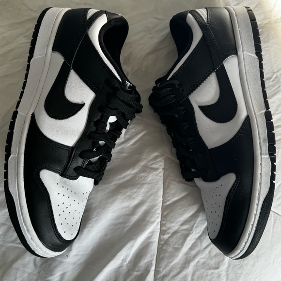 Panda Nike Dunk Low - Picture 2 of 6